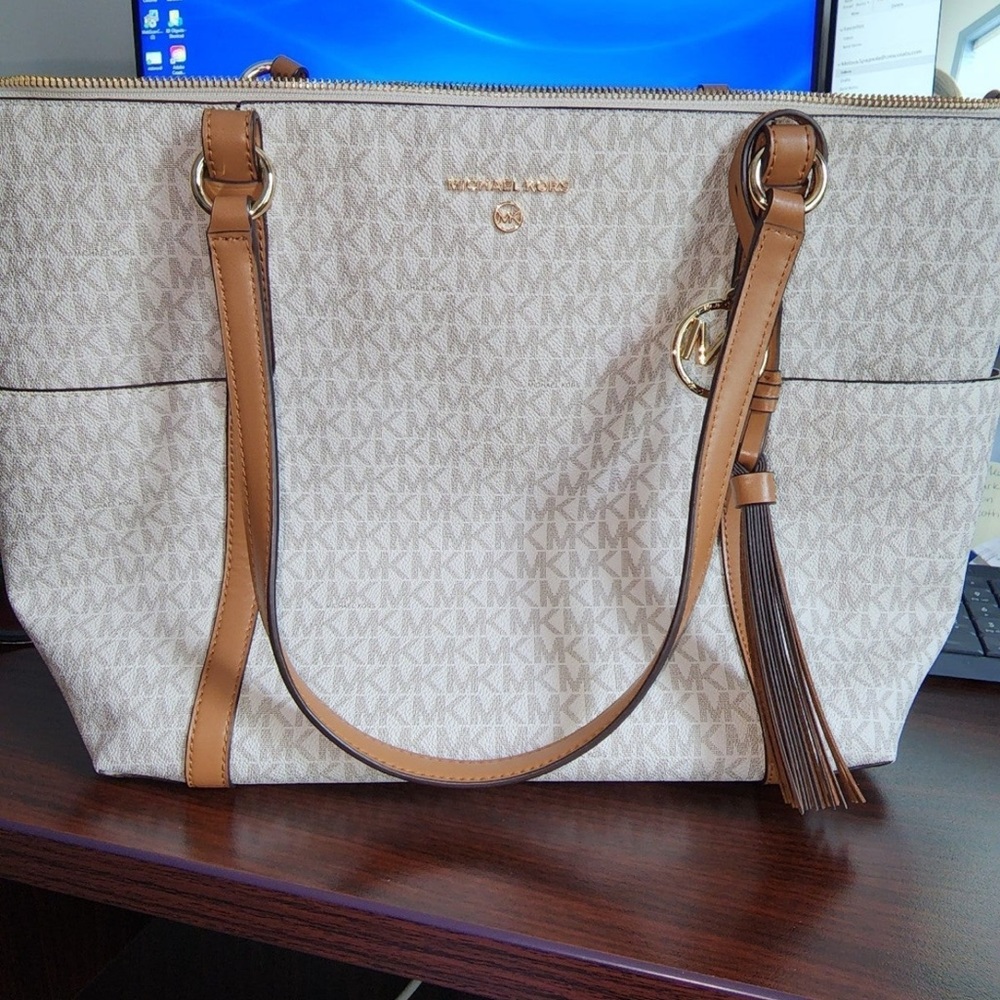 Michael Kors Tote and Matching Phone Wallet/Wristlet